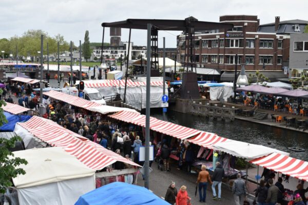 Slingermarkt Helmond - Afbeelding 6