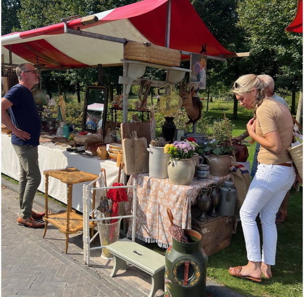 Landgoed markt voor Antiek-Curiosa-Brocante-Vintage - Afbeelding 2
